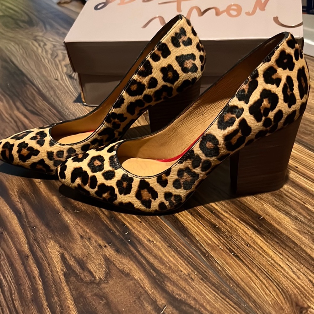 NWT Crown Vintage Cheetah Leapord block heels pumps